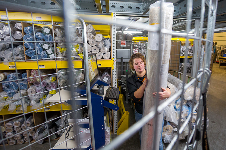 Mobile order picker at Vasco